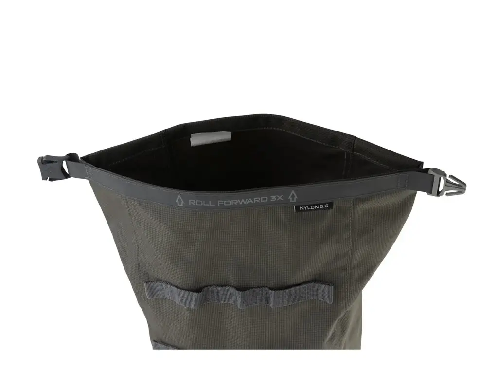 458-6_saddle-drybag-l-roll-closure.webp