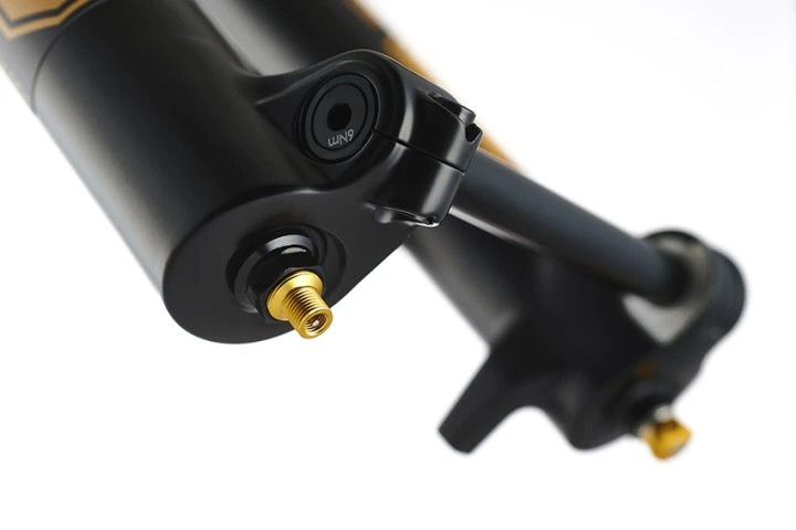 oehlins-rxf38-m2-29inch-air-suspension-fork-detail-7-1066508.webp