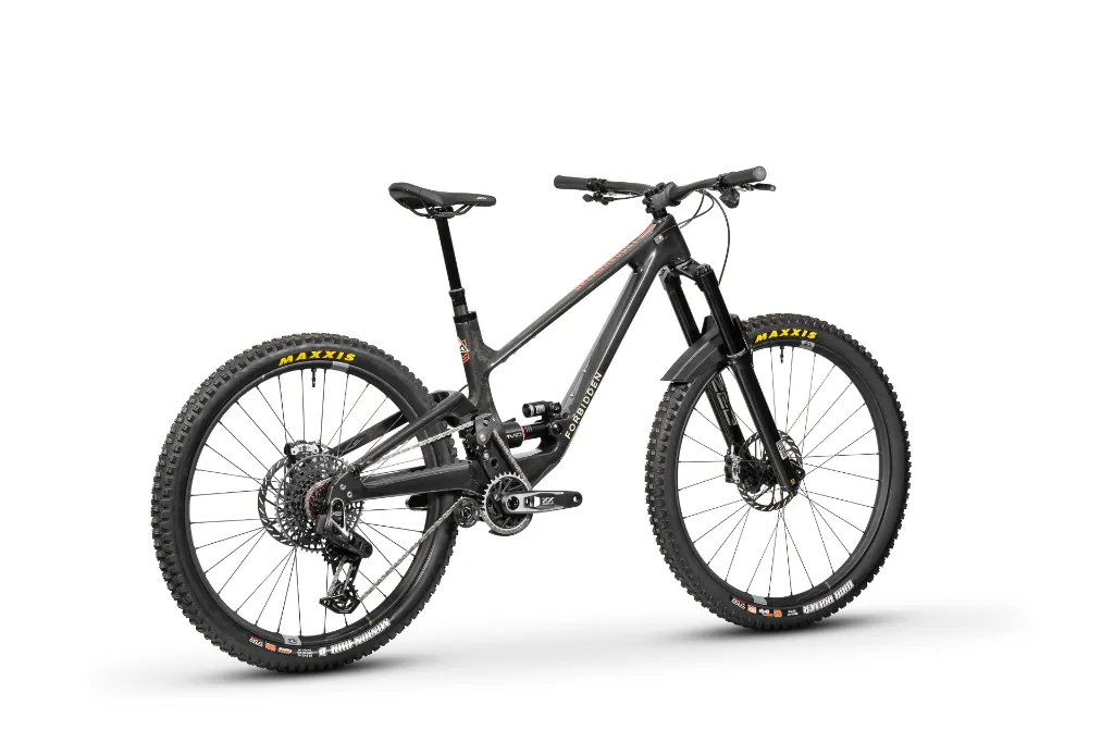 2026 Dreadnought T1 (Black) - Rear 35°.webp